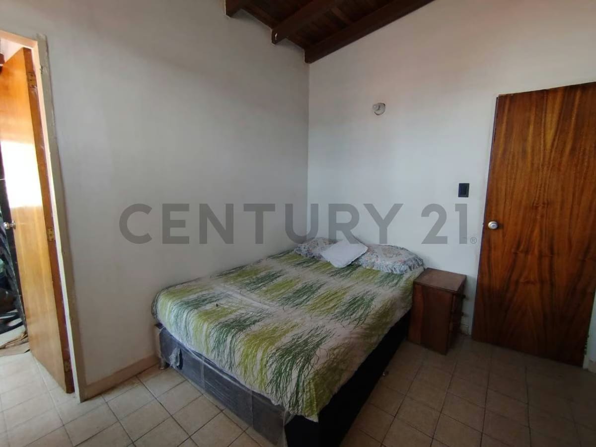 Casa en venta en Las Rosas. Urb. Puerta El Bosque - 5