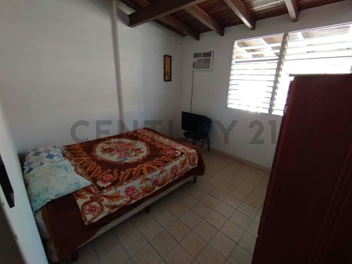 Casa en venta en Las Rosas. Urb. Puerta El Bosque - 9