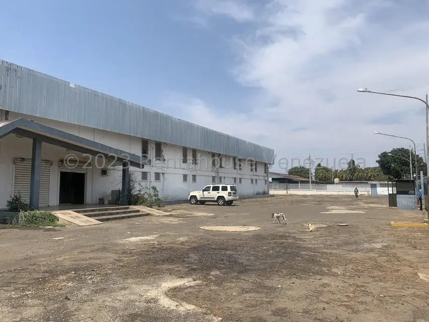 Comercial (Local Comercial) en Venta en Avenida Goajira, Zulia - 2