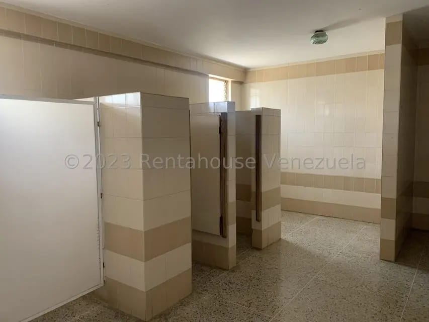 Comercial (Local Comercial) en Venta en Avenida Goajira, Zulia - 14