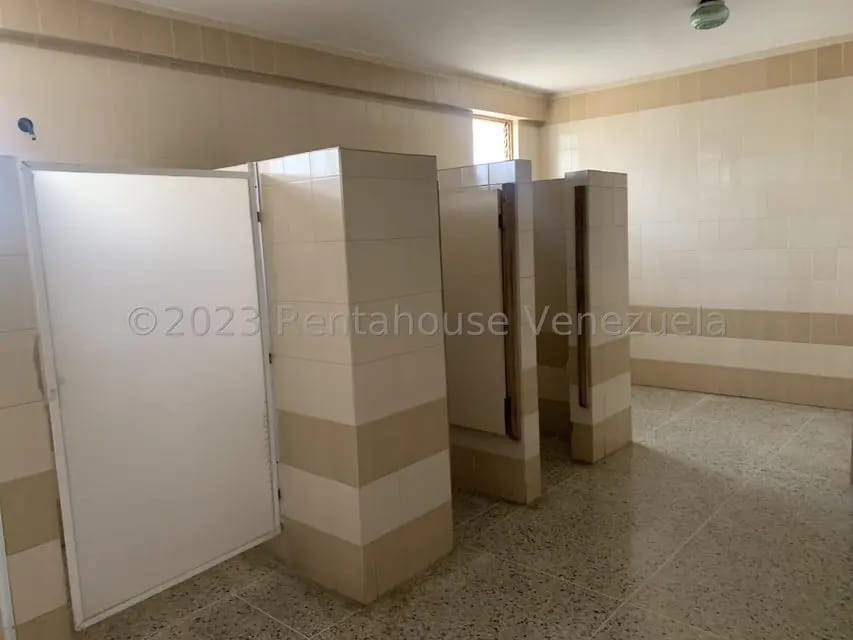 Comercial (Local Comercial) en Venta en Avenida Goajira, Zulia - 15