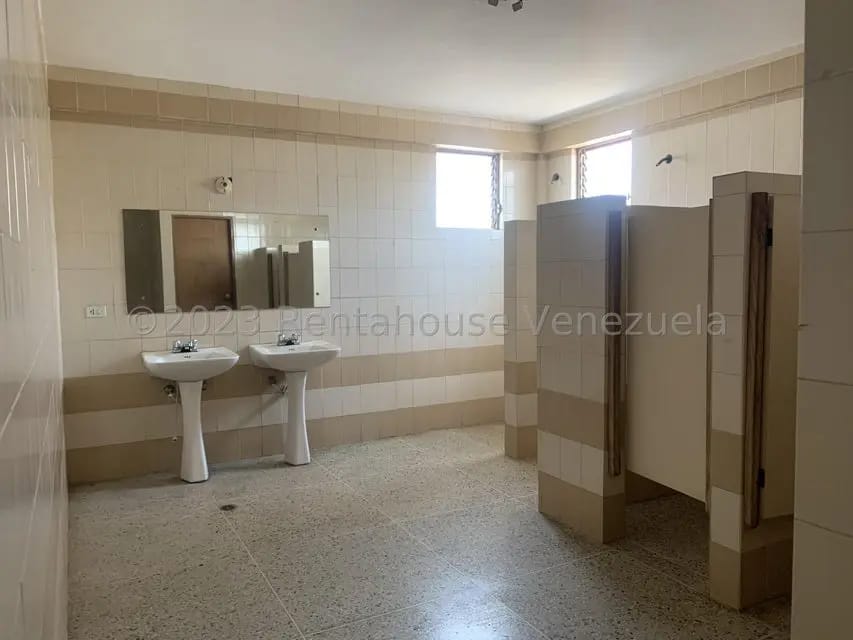 Comercial (Local Comercial) en Venta en Avenida Goajira, Zulia - 22