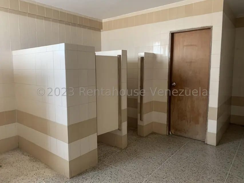 Comercial (Local Comercial) en Venta en Avenida Goajira, Zulia - 23