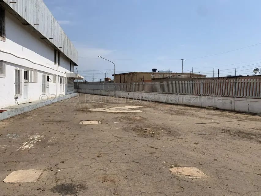 Comercial (Local Comercial) en Venta en Avenida Goajira, Zulia - 4