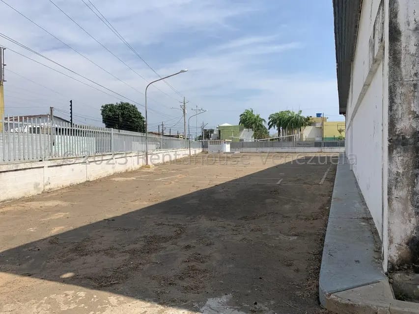 Comercial (Local Comercial) en Venta en Avenida Goajira, Zulia - 5