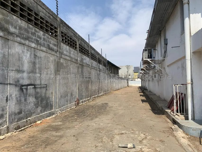 Comercial (Local Comercial) en Venta en Avenida Goajira, Zulia - 10