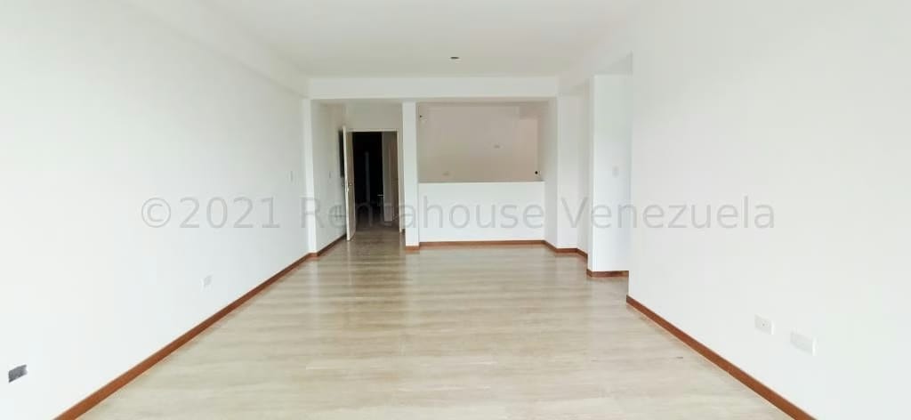 Apartamento (1 Nivel) en Venta en La Lagunita Country Club, Distrito Metropolitano - 2
