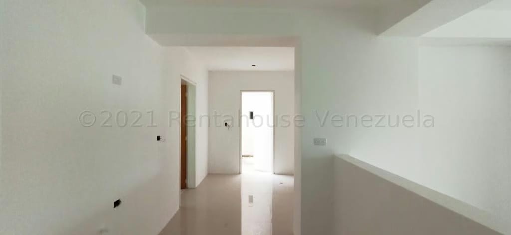 Apartamento (1 Nivel) en Venta en La Lagunita Country Club, Distrito Metropolitano - 8