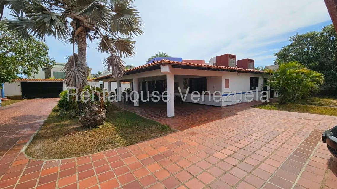 Casa (Colonial) en Venta en Costa Azul, Nueva Esparta