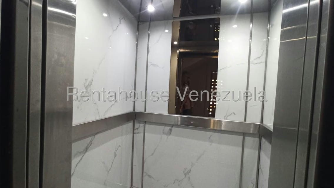 Apartamento (1 Nivel) en Venta en El Paraiso, Distrito Metropolitano - 25