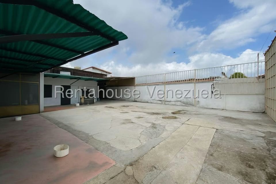 Comercial (Local Comercial) en Venta en Zona Oeste, Lara - 2