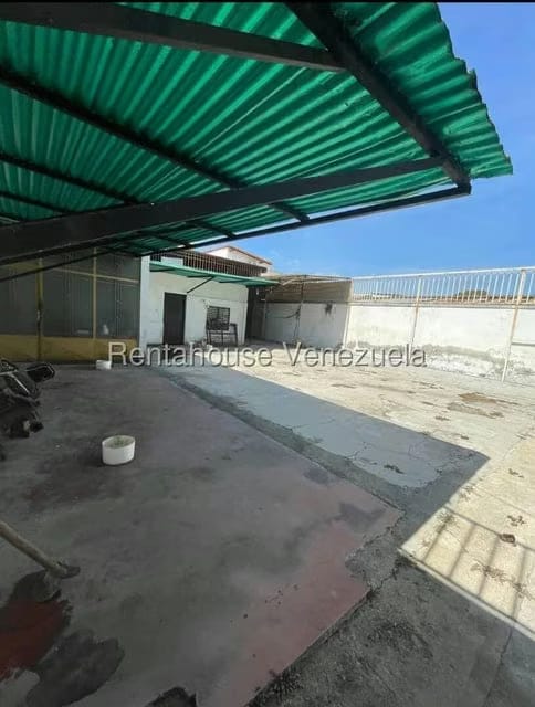 Comercial (Local Comercial) en Venta en Zona Oeste, Lara - 13
