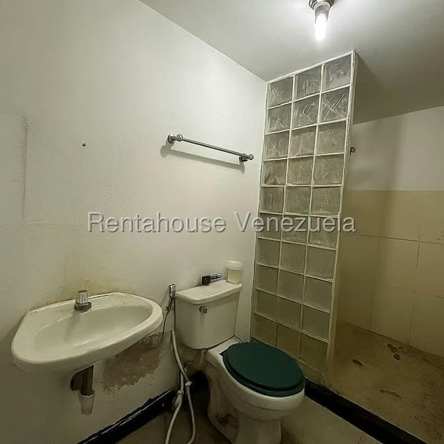 Comercial (Local Comercial) en Venta en Zona Oeste, Lara - 14