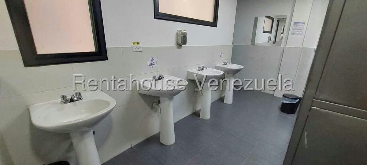 Comercial (Edificio) en Venta en La Florida, Distrito Metropolitano - 29
