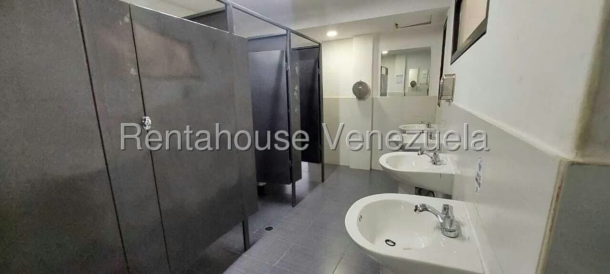 Comercial (Edificio) en Venta en La Florida, Distrito Metropolitano - 32