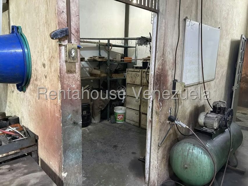 Comercial (Local Comercial) en Venta en Puente Hierro, Distrito Metropolitano - 13