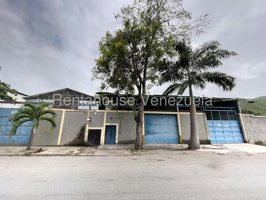 Comercial (Galpon - Deposito) en Alquiler en Guarenas, Miranda