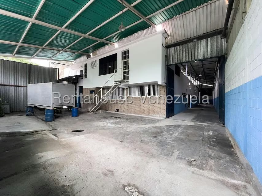 Comercial (Galpon - Deposito) en Alquiler en Guarenas, Miranda - 2