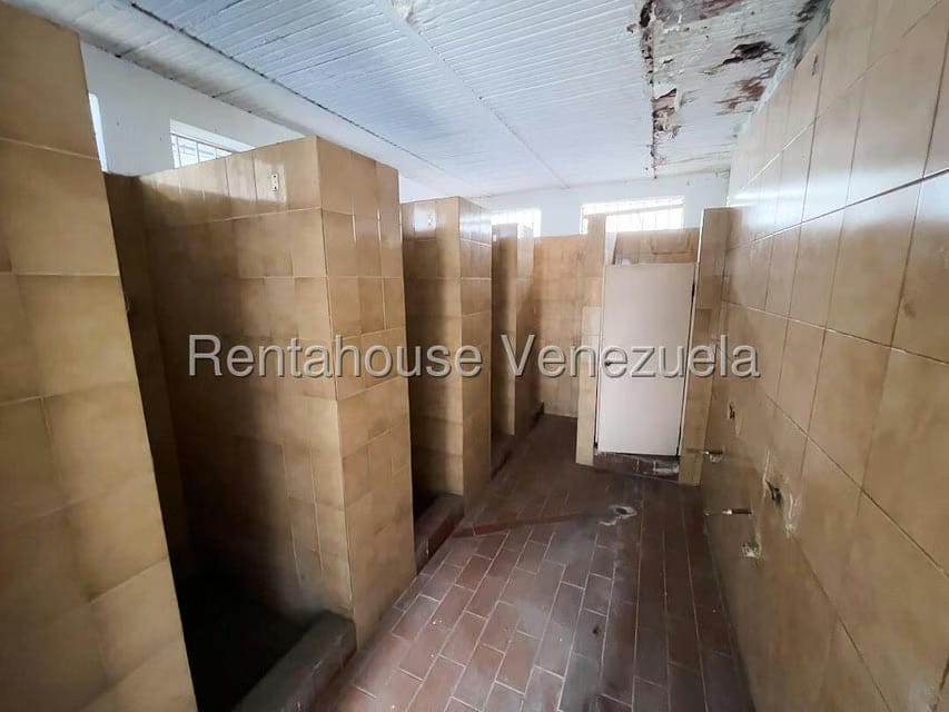 Comercial (Galpon - Deposito) en Alquiler en Guarenas, Miranda - 29