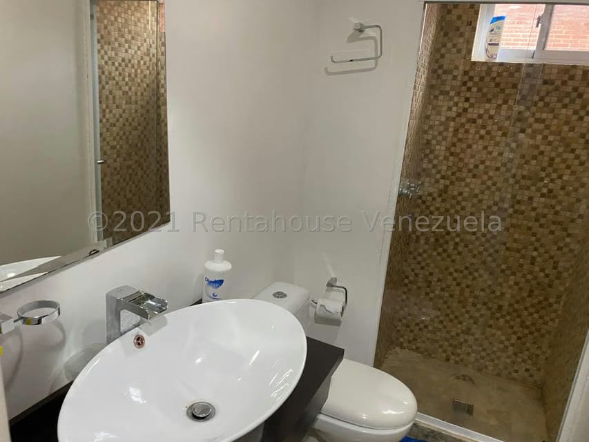 Apartamento (Penthouse) en Venta en Solar del Hatillo, Distrito Metropolitano - 13