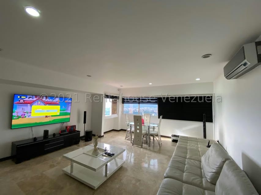 Apartamento (Penthouse) en Venta en Solar del Hatillo, Distrito Metropolitano - 3