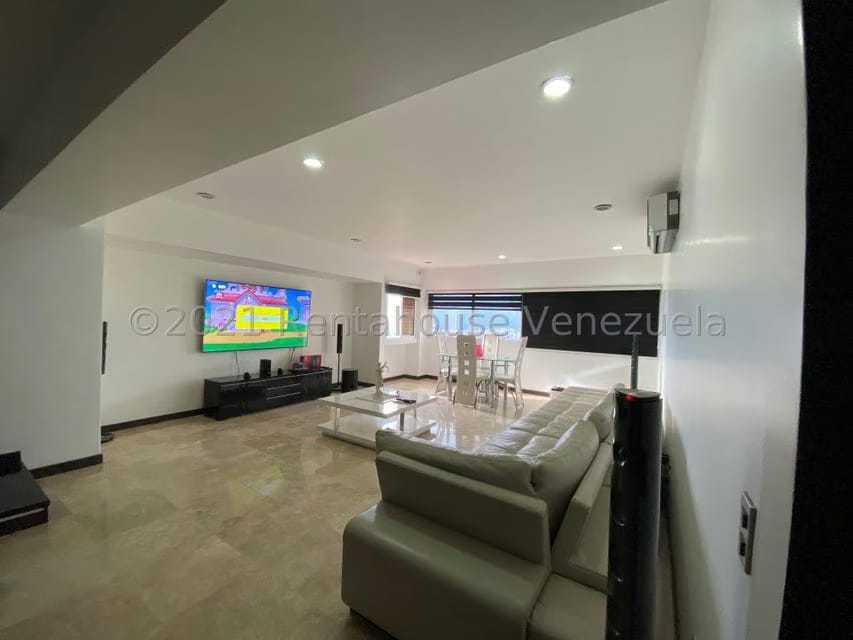 Apartamento (Penthouse) en Venta en Solar del Hatillo, Distrito Metropolitano - 4