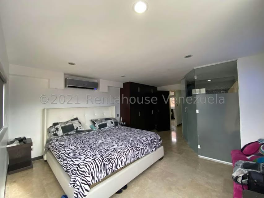 Apartamento (Penthouse) en Venta en Solar del Hatillo, Distrito Metropolitano - 9