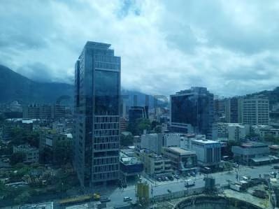 INVIERTA EN LAS MERCEDES: ESPACIO DE 161 M2 EN LA PRESTIGIOSA TORRE GUAYANA - 2