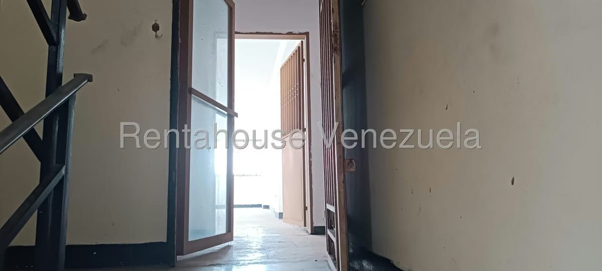 Comercial (Oficina) en Venta en Avenida Bella Vista, Zulia - 3