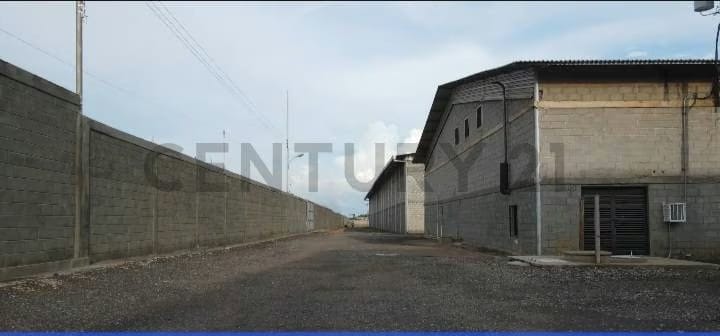 Alquilo Galpones Complejo Cerrado, San Francisco, desde 2.000m2 hasta 3.000m2 - 5