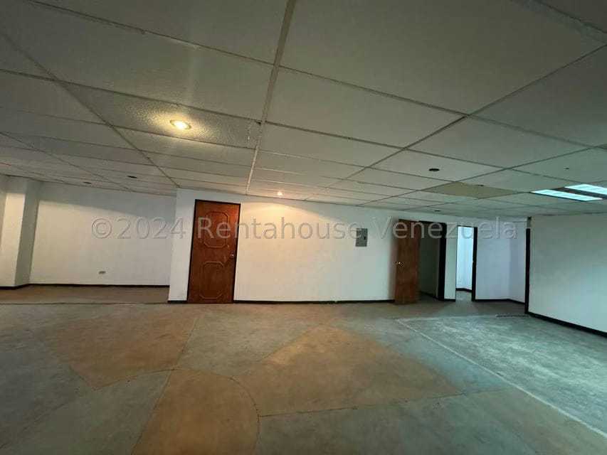 Comercial (Local Comercial) en Alquiler en Parroquia Catedral, Distrito Metropolitano - 6