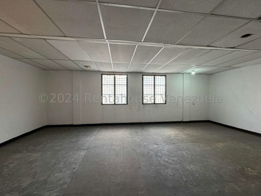 Comercial (Local Comercial) en Alquiler en Parroquia Catedral, Distrito Metropolitano - 10
