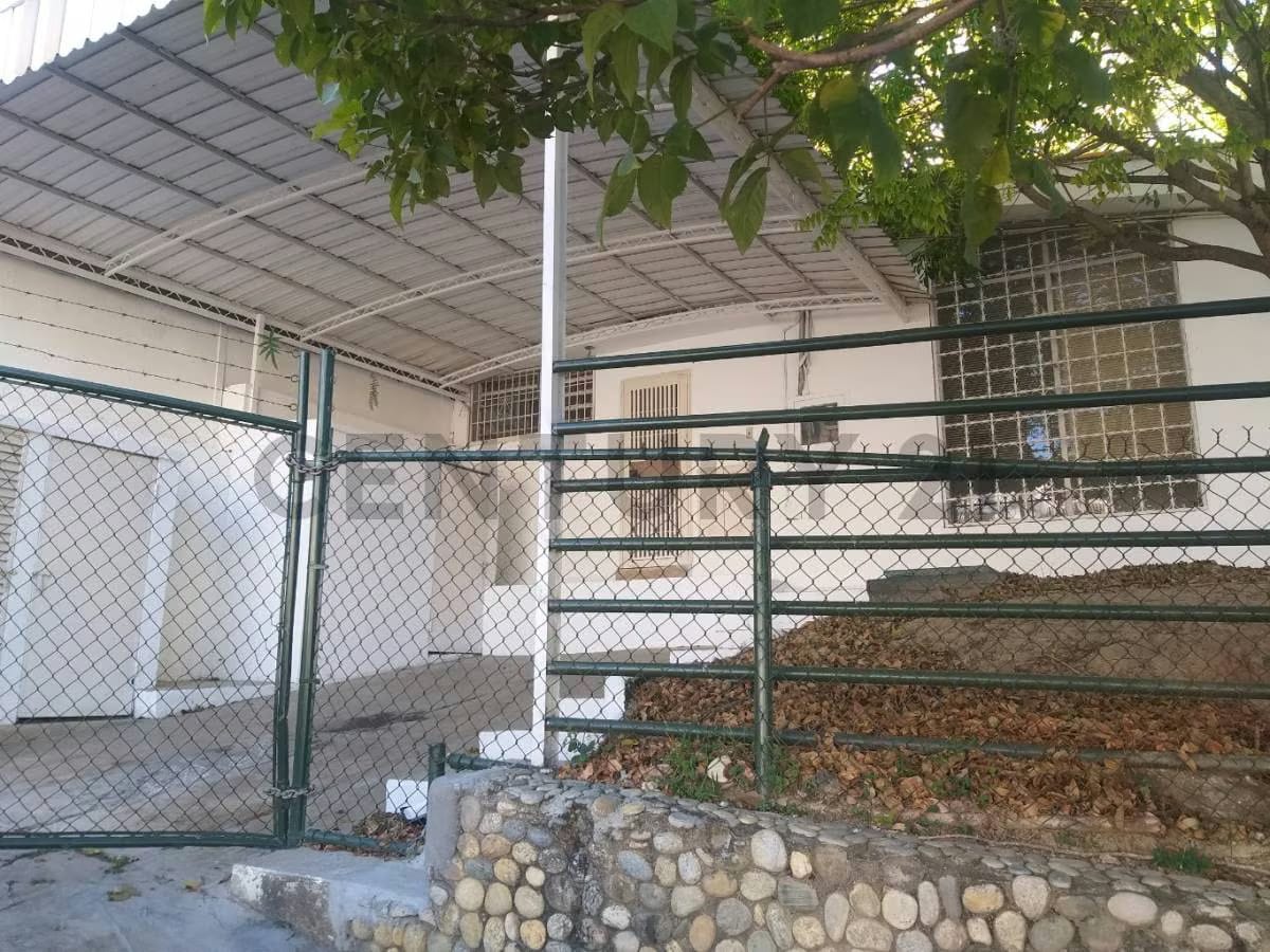 Casa en Alquiler para Oficina o Depósito en La Trinidad - 11