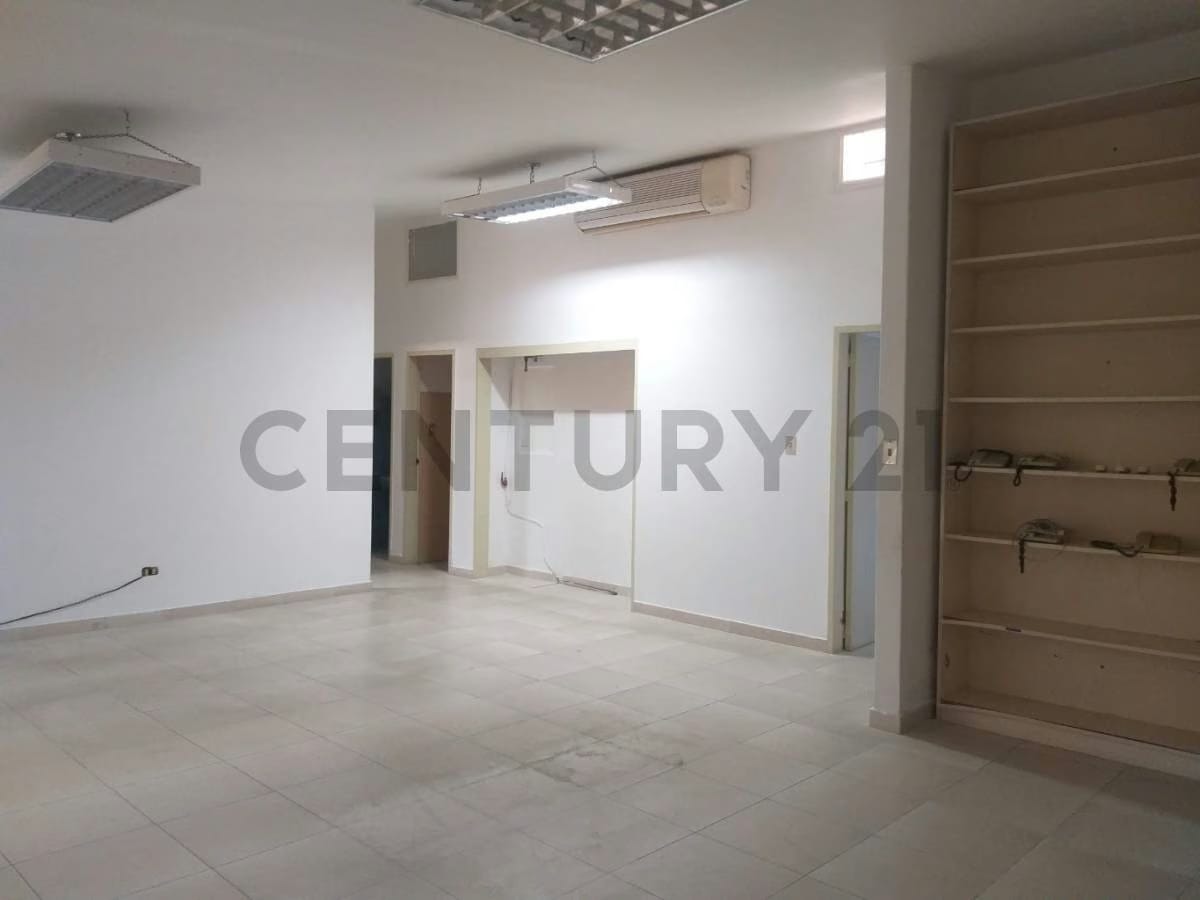 Casa en Alquiler para Oficina o Depósito en La Trinidad - 3