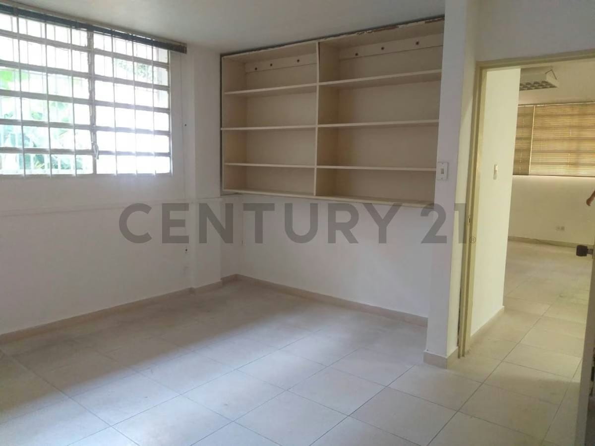 Casa en Alquiler para Oficina o Depósito en La Trinidad - 9