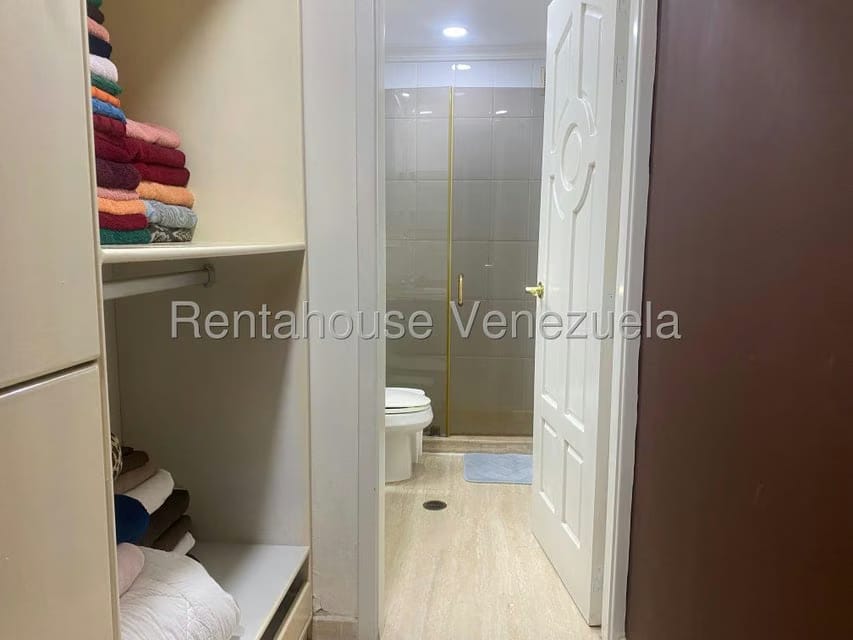 Apartamento (1 Nivel) en Alquiler en El Bosque, Carabobo - 16