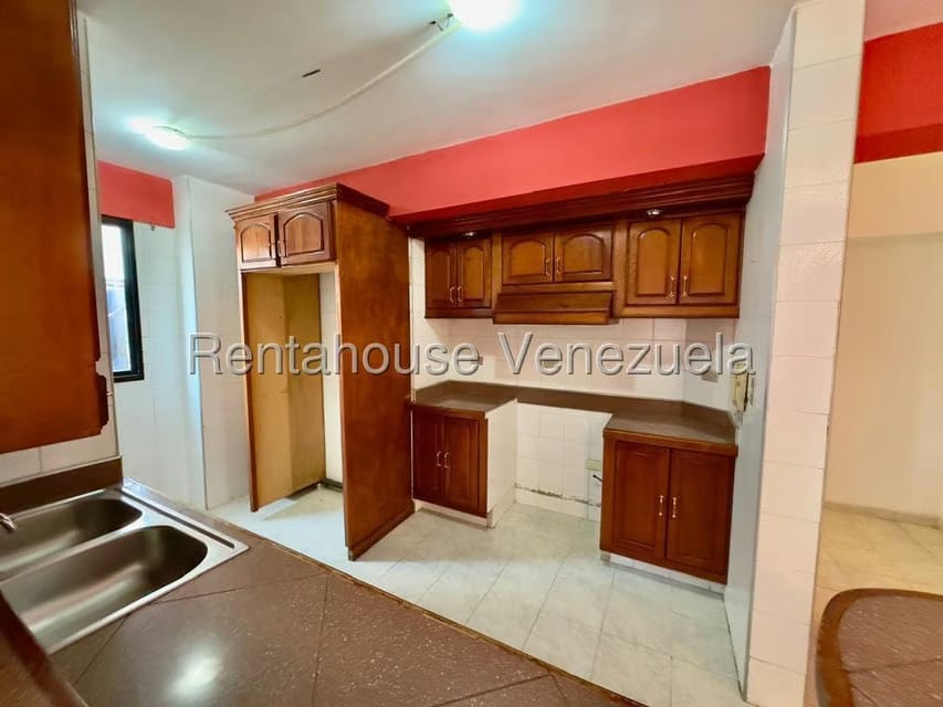 Apartamento (1 Nivel) en Alquiler en El Parque, Lara - 13