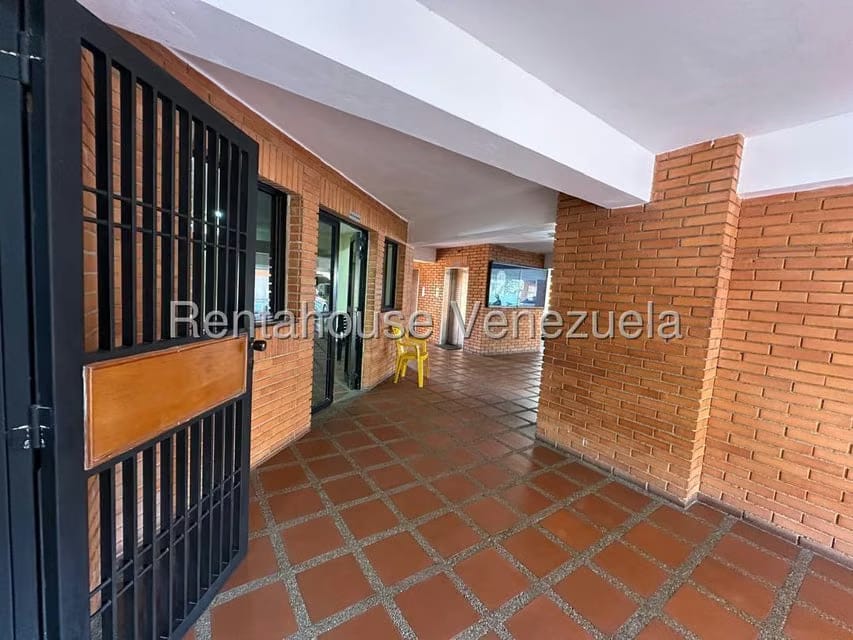 Apartamento (1 Nivel) en Alquiler en El Parque, Lara - 3