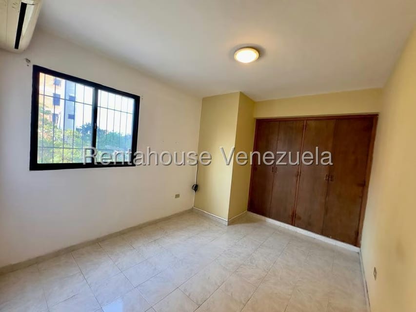 Apartamento (1 Nivel) en Alquiler en El Parque, Lara - 29