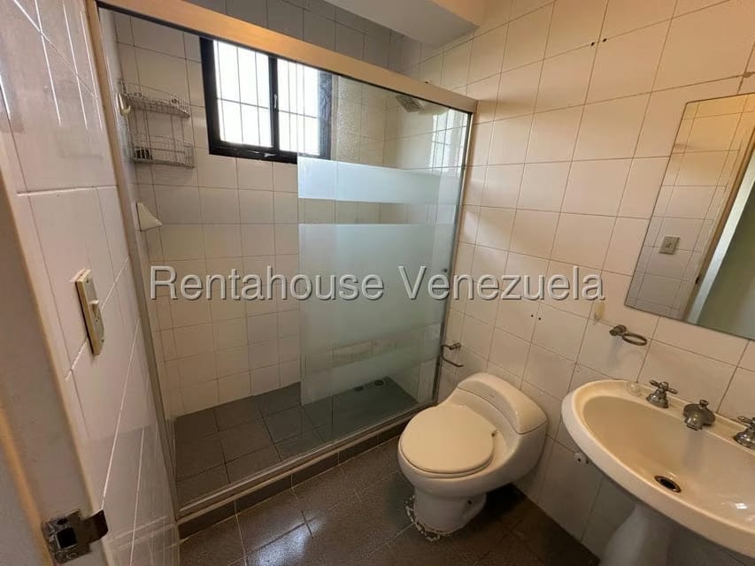 Apartamento (1 Nivel) en Alquiler en El Parque, Lara - 33