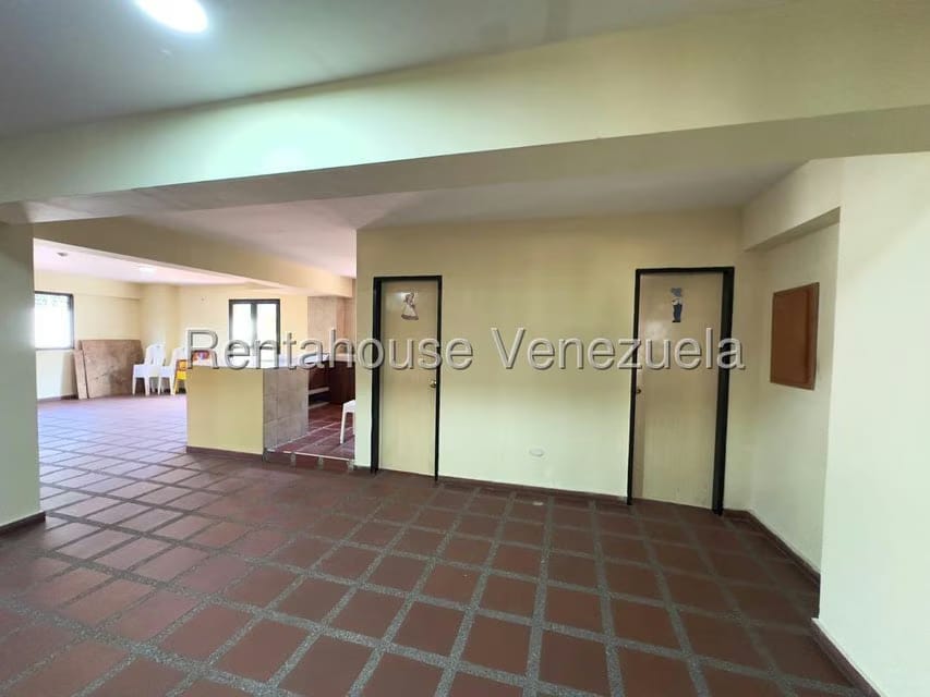 Apartamento (1 Nivel) en Alquiler en El Parque, Lara - 37