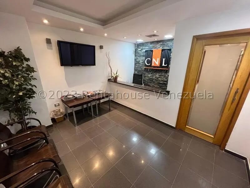 Comercial (Oficina) en Alquiler en Lomas de La Lagunita, Distrito Metropolitano - 2