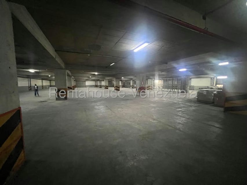 Comercial (Galpon - Deposito) en Alquiler en El Tambor, Miranda - 2