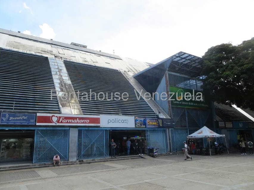 Comercial (Local Comercial) en Alquiler en Caricuao, Distrito Metropolitano