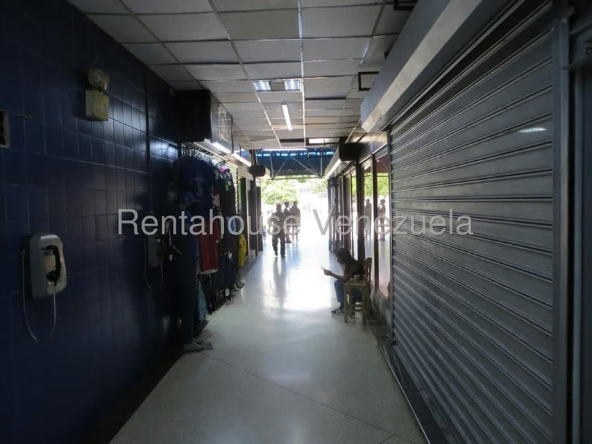 Comercial (Local Comercial) en Alquiler en Caricuao, Distrito Metropolitano - 13