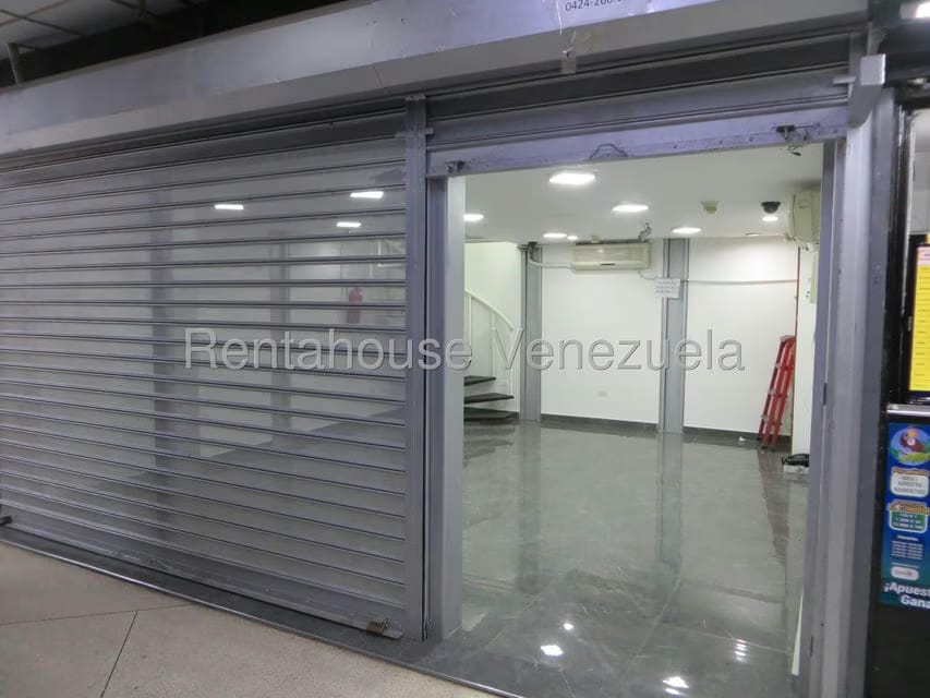 Comercial (Local Comercial) en Alquiler en Caricuao, Distrito Metropolitano - 3