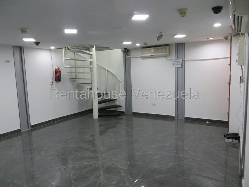 Comercial (Local Comercial) en Alquiler en Caricuao, Distrito Metropolitano - 6