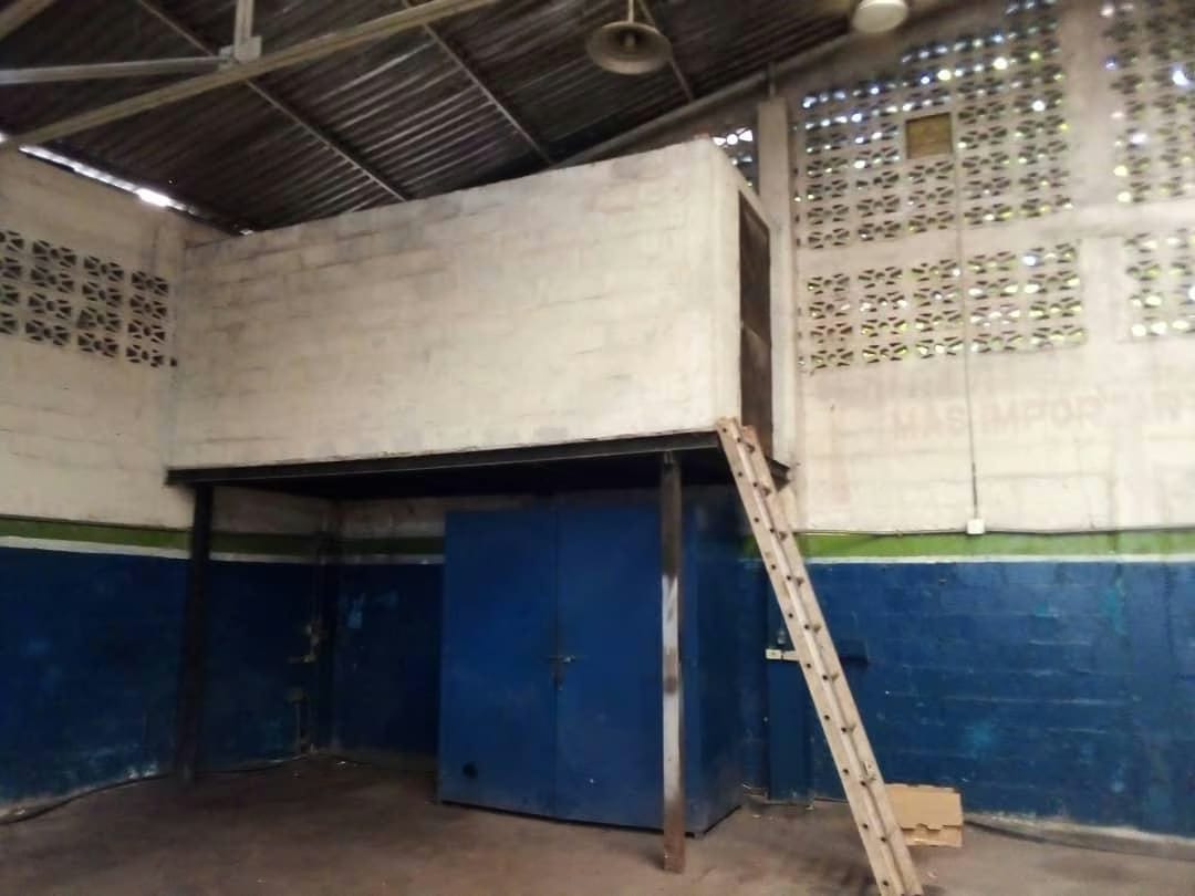 Galpón en Venta - Av. 5 de Julio - Ciudad Bolívar - Estado Bolivar - 4