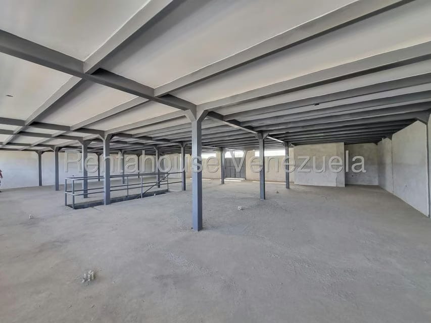 Comercial (Local Comercial) en Alquiler en Zona Oeste, Lara - 11
