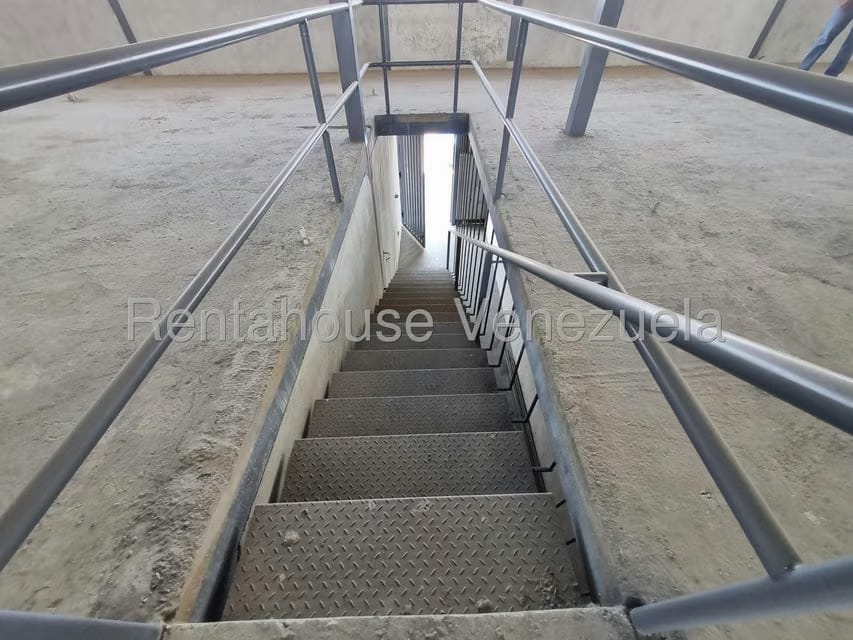 Comercial (Local Comercial) en Alquiler en Zona Oeste, Lara - 14